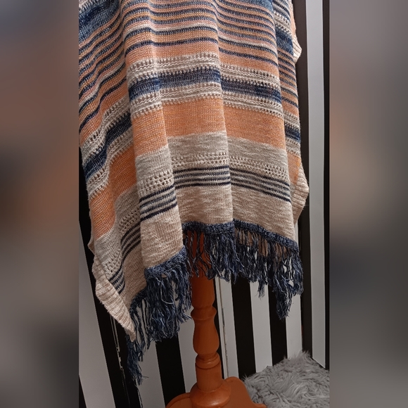 Woven fringed kimono - Picture 9 of 9